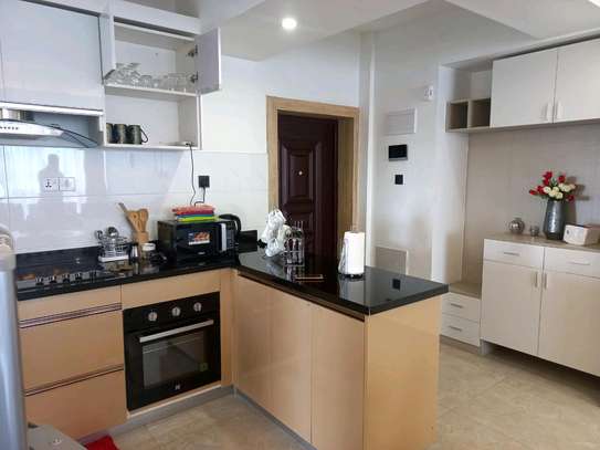 Fully furnished 3 bedrooms to let at lavingtone image 5