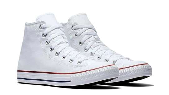 Converse Allstars Chuck Taylor Sneakers
37 to 45
Ksh 1500 image 1