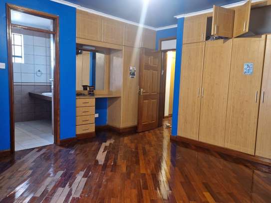 4 Bed House with En Suite at Lavington image 7