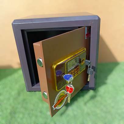 Safe Box: 40kgs Fireproof Design, Secure Locking System image 8