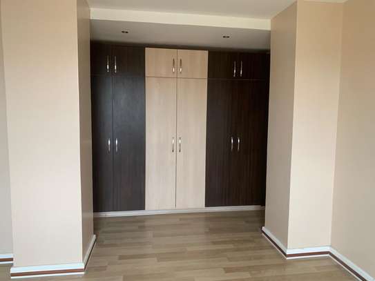 3 bedroom apartment all ensuite available with a Dsq image 2
