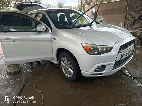 Mitsubishi RVR image 9