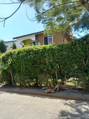 4 bedroom townhouse for sale in Nyali Area image 13