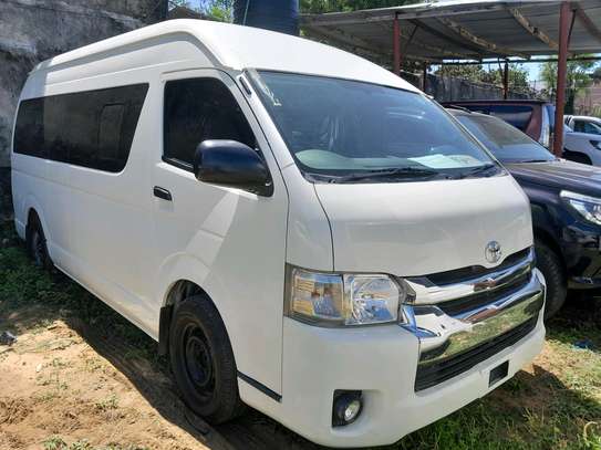 Toyota Hiace 9l diesel manual  2016 image 1