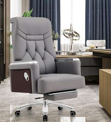 Office Chair: CEO Reclining Executive Seat image 1
