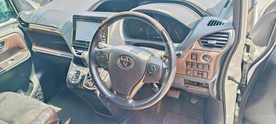 Toyota Esquire sunroof 2018 white image 2