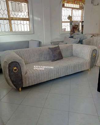 3 seater bulky design couch image 1