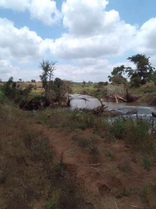 14 Acres Touching Thika River Ngoliba Aree For Lease image 1