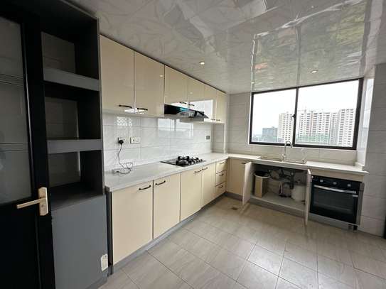 4 Bedroom apartment for rent in Kilimani image 8