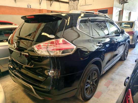 Nissan Xtrail metallic black image 3