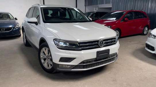 Volkswagen Tiguan SUV White LED Alloy Wheels image 12