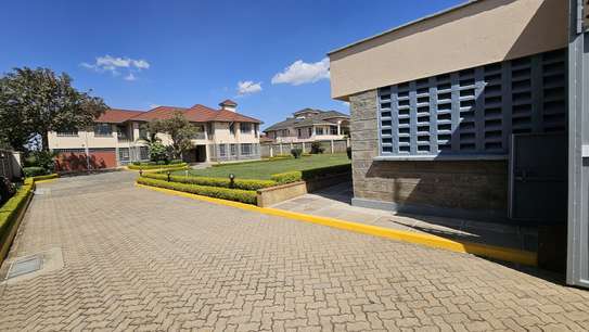 5 Bed House with En Suite in Runda image 6