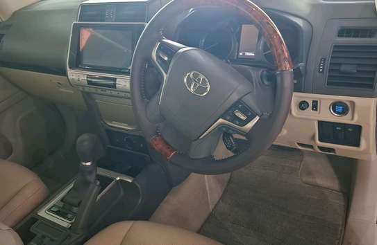TOYOTA LANDCRUISER PRADO TX 2019MODEL SUNROOF PETROL image 4