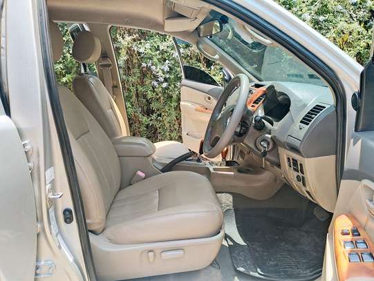 TOYOTA HILUX DOUBLE CAB AUTOMATIC 2013 MODEL image 11