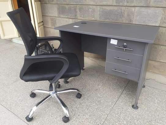 Office working desk ➕ chairs image 2