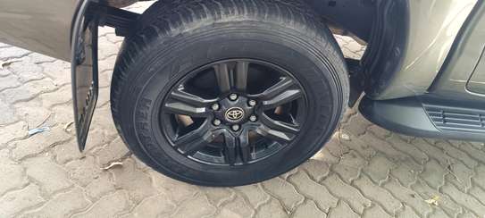 Toyota Hilux Double cabin Grey 2021 image 7