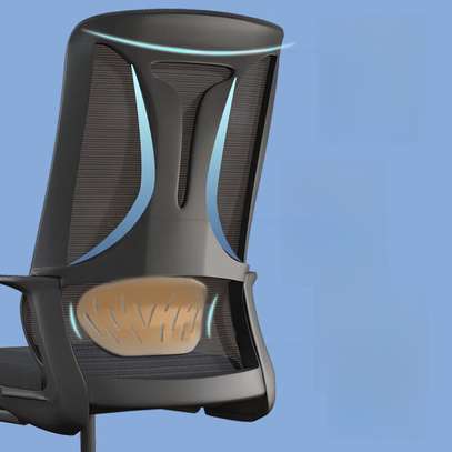 Office chairs: Mesh waiting conference chair image 3