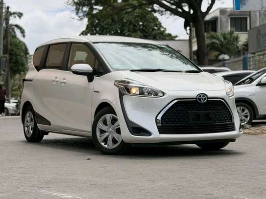 Toyota sienta hybrid 2020 image 4