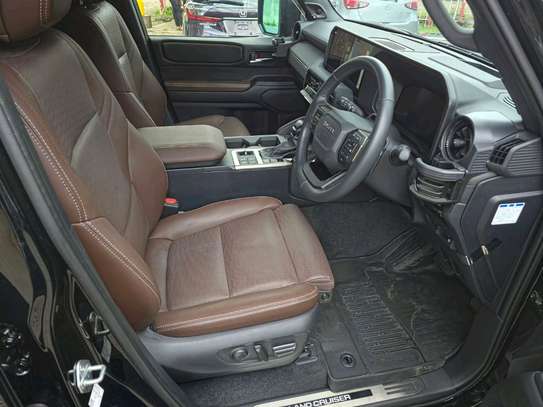 2024 Toyota land cruiser Prado j250 image 8