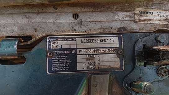 Mercedes Benz E-Class E220 Used image 15