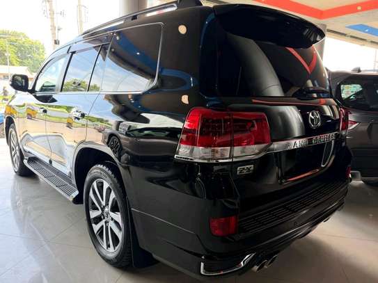 Toyota land cruiser ZX image 4