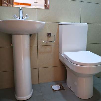 4 Bed Villa with En Suite in Ruiru image 5