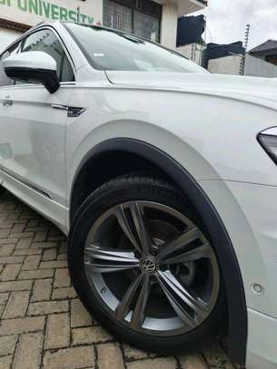Volkswagen Tiguan R-line white colour 2018 image 3