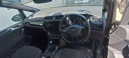Volkswagen Touran R-line black 2018 image 11