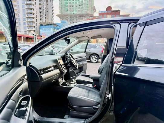 Mitsubishi outlander black color fully loaded 2019 model. image 16
