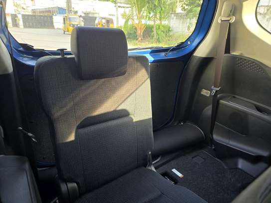 Toyota Sienta hybrid Blue 2018 image 10