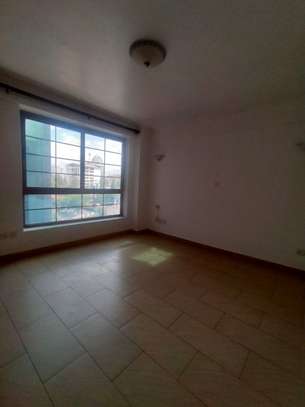 3 Bed Apartment with En Suite in Kilimani image 16