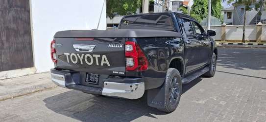 Toyota Hilux 2020 image 6