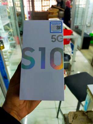 Samsung Galaxy S10 5G 512gb + 8gb ram, sealed image 1