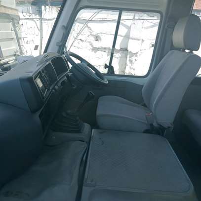 HINO 2015MODEL MANUAL DIESEL. image 4