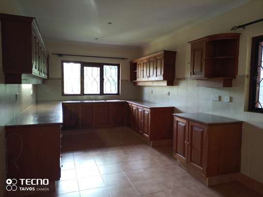 4 Bed House with En Suite at Off Muthaiga Rd image 12