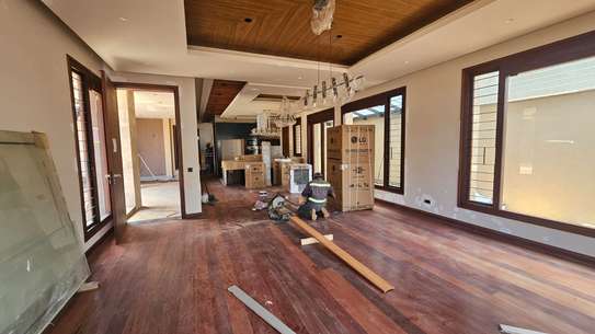 5 Bed Townhouse with En Suite in Runda image 8