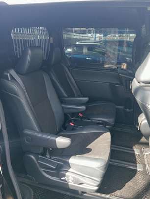Toyota Noah WXB image 6