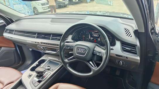 Audi Quattro Grey 2018 7 seater image 6