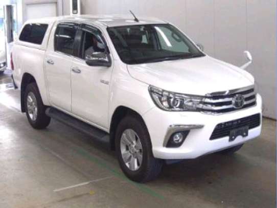 2017 Toyota Hilux double cab image 2