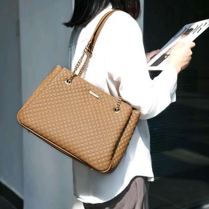 QUALITY LADIES TWO IN 1 HANDBAGS  ON OFFER image 4