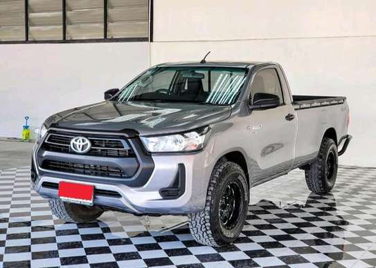 Toyota hilux (revolution) image 3