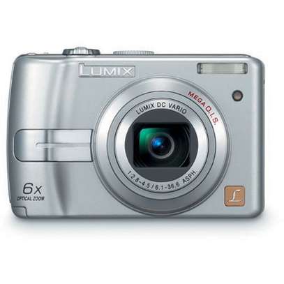 Panasonic Lumix DMC-LZ7 Digital Camera image 1