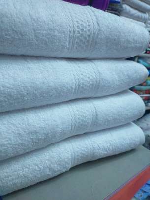 High quality  white striped  duvets,towels, bathrobes image 8
