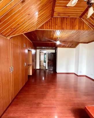 5 Bed Townhouse with En Suite in Kileleshwa image 3