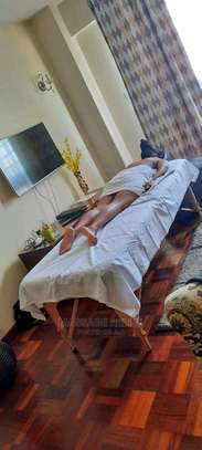 Massage for ladies at Runda by male masseur image 3