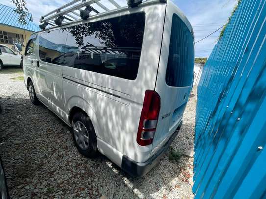 Toyota hiace 7l image 3