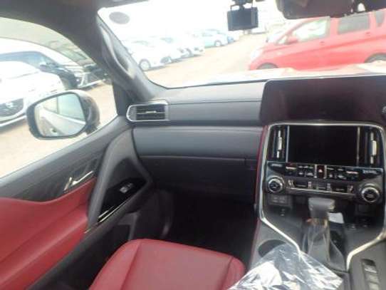 2023 Lexus LX600 image 6