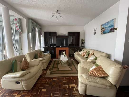 4 Bed Townhouse in Parklands image 1