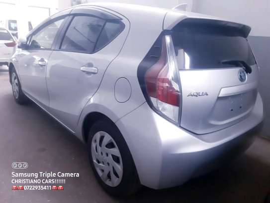 Toyota Aqua 2015 image 1