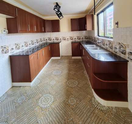 1 Bed Apartment in Kileleshwa image 4